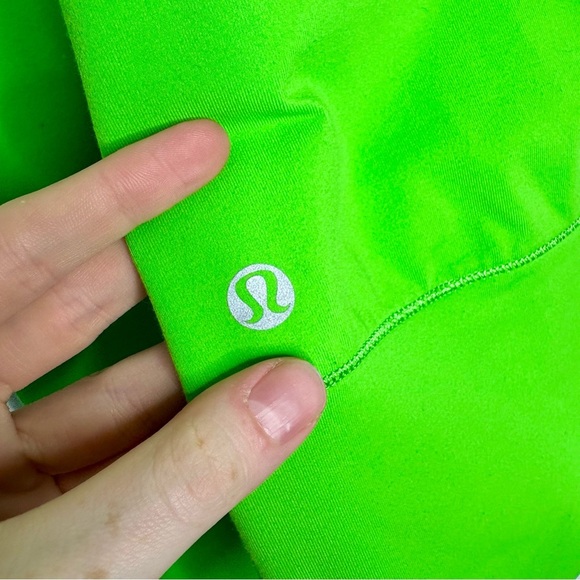 Lululemon Run: Warm Up Crew Frond Lime Green Running Workout Women’s Size Medium - Picture 8 of 8